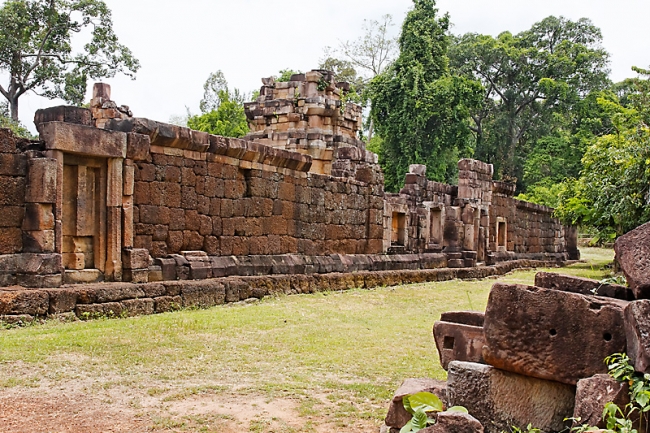 27-Prasat Ta Muen Thom-004